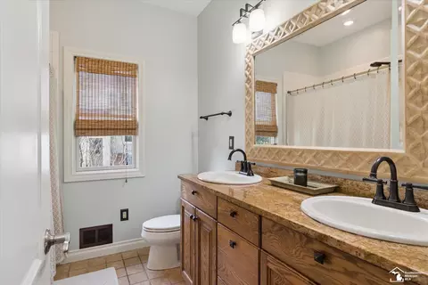 Bath - 385 Golfview, Monroe, MI 48162 photo 4 of 6