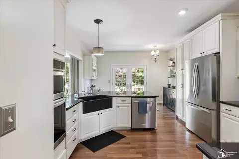 Kitchen - 385 Golfview, Monroe, MI 48162 photo 1 of 5