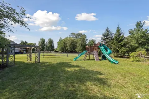 Exterior - 385 Golfview, Monroe, MI 48162 photo 11 of 14