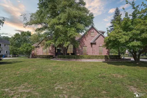 385 Golfview, Monroe, MI 48162
