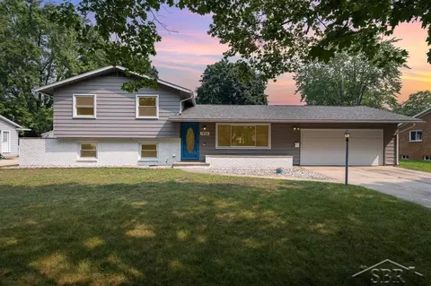 1905 Wyllys, Midland, MI 48640