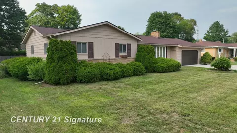 2278 Thistlewood, Burton, MI 48509