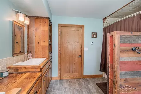 387 E Dopp, Midland, MI 48640 photo 23