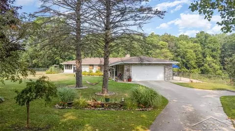 387 E Dopp, Midland, MI 48640 photo 3