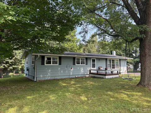 2242 Huron, Marquette, MI 49855