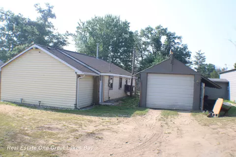 1714 Michael, Alger, MI 48610