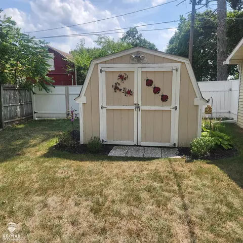 Exterior - 205 W Maple, Shepherd, MI 48883 photo 5 of 5