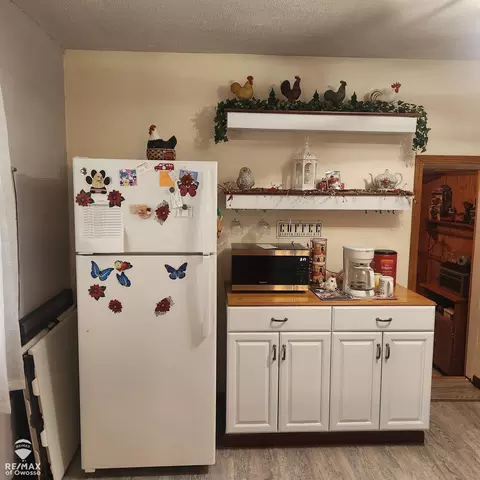 Kitchen - 205 W Maple, Shepherd, MI 48883 photo 2 of 2