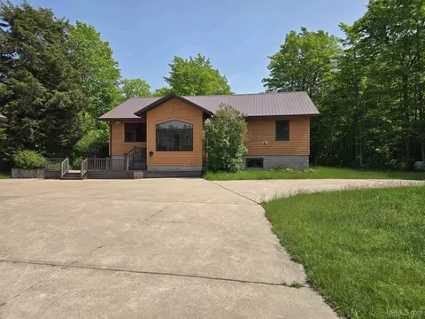 56466 Bear Lk, Hancock, MI 49930