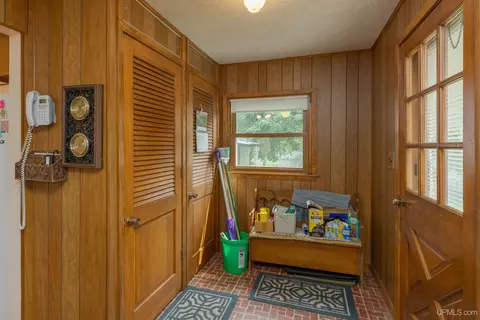 Entry Way - 205 Fourth, Alpha, MI 49902 photo 3 of 7