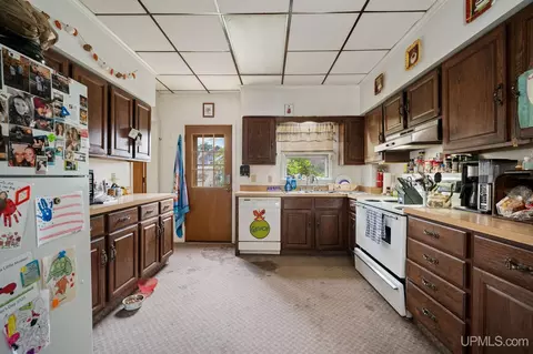 Kitchen - 635 N Fifth, Ishpeming, MI 49849 photo 4 of 5