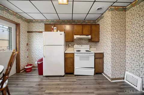 Kitchen - 635 N Fifth, Ishpeming, MI 49849 photo 2 of 5