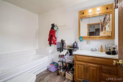 Bath - 635 N Fifth, Ishpeming, MI 49849 photo 2 of 4