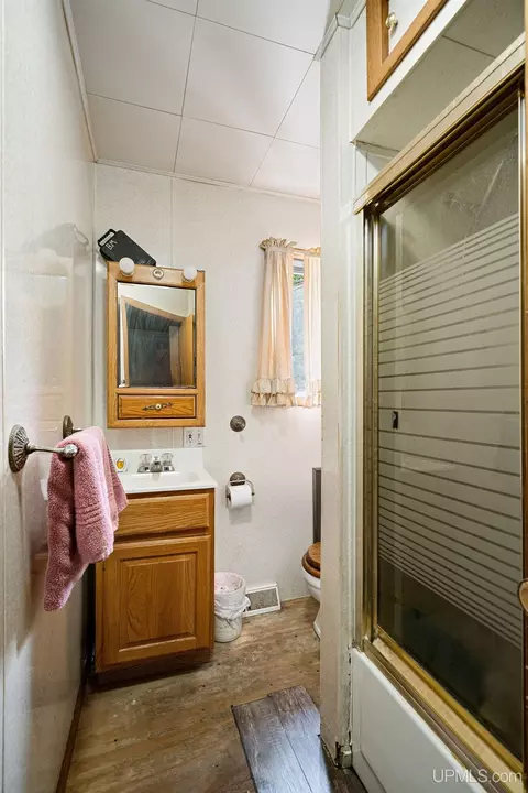 Bath - 635 N Fifth, Ishpeming, MI 49849 photo 3 of 4