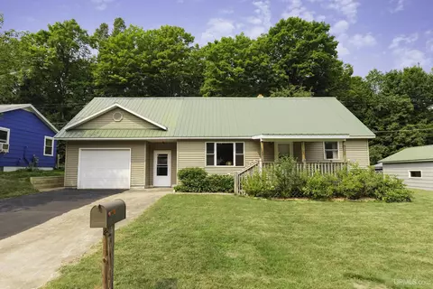 135 Lawrence, Ishpeming, MI 49849