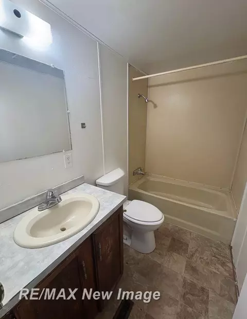 Bath - 19650 Ithaca, Brant, MI 48614 photo 2 of 2
