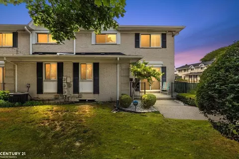 8520 Hampshire, Sterling Heights, MI 48313