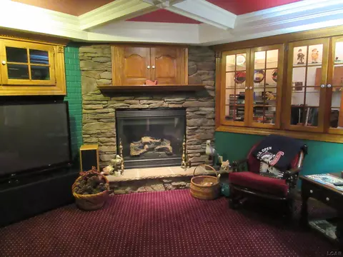 Living - 8917 Hawthorne, Tecumseh, MI 49286 photo 6 of 6