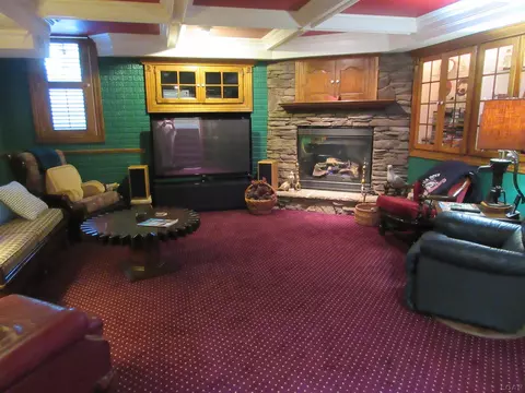 Living - 8917 Hawthorne, Tecumseh, MI 49286 photo 5 of 6