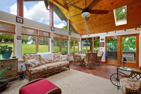 Exterior - 8917 Hawthorne, Tecumseh, MI 49286 photo 6 of 14