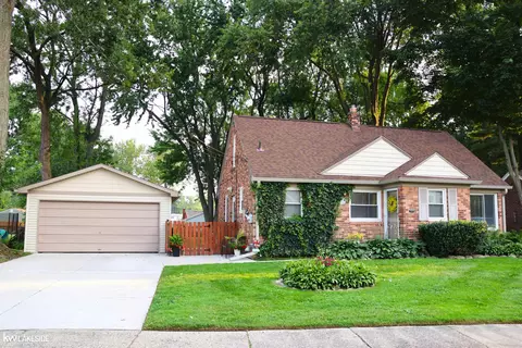 22016 Shady Ln, Saint Clair Shores, MI 48080