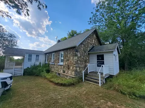 10301 N Loomis, Clare, MI 48617