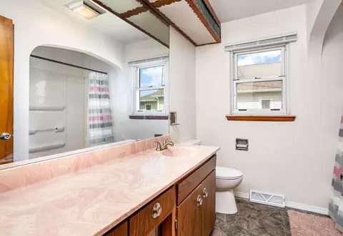 Bath - 1749 S Huron, Kawkawlin, MI 48631 photo 1 of 1