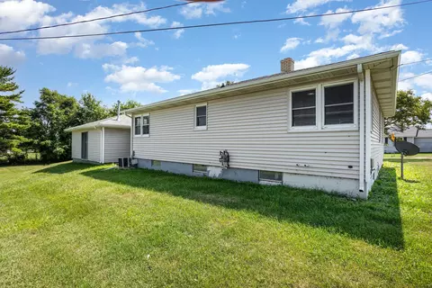 Exterior - 1749 S Huron, Kawkawlin, MI 48631 photo 4 of 4