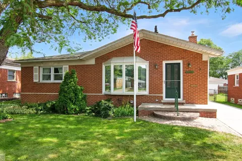 24616 Star Vly, Saint Clair Shores, MI 48080