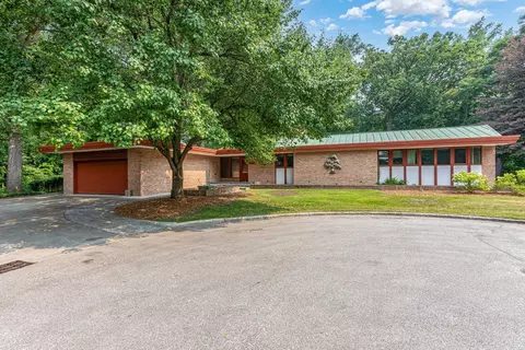 3077 Oakwood, Bay City, MI 48706