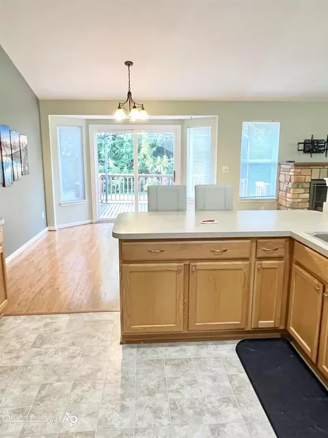 Kitchen - 9004 Spring Brk, Davison, MI 48423 photo 4 of 4