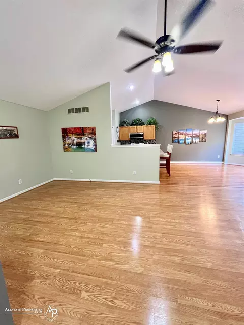 Living - 9004 Spring Brk, Davison, MI 48423 photo 4 of 5