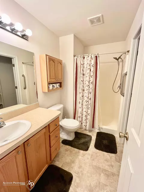 Bath - 9004 Spring Brk, Davison, MI 48423 photo 1 of 2