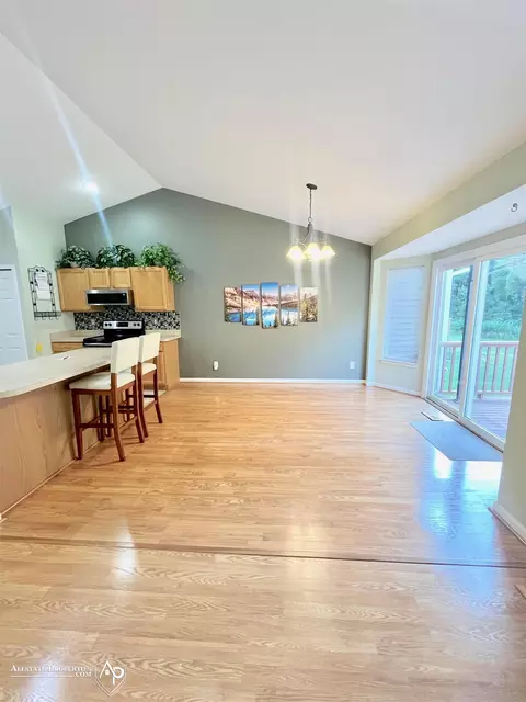 Dining - 9004 Spring Brk, Davison, MI 48423 photo 1 of 2