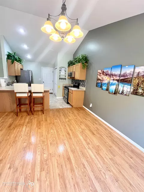 Dining - 9004 Spring Brk, Davison, MI 48423 photo 2 of 2
