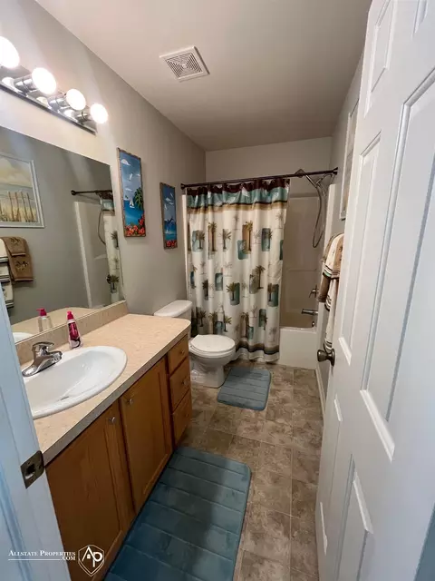 Bath - 9004 Spring Brk, Davison, MI 48423 photo 2 of 2