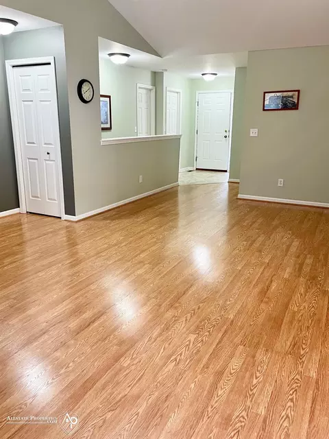 Living - 9004 Spring Brk, Davison, MI 48423 photo 5 of 5