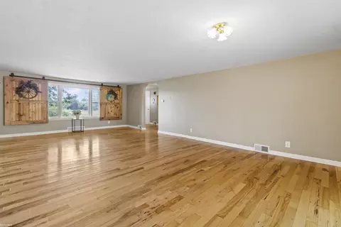 Living - 5840 Rattle Run, Saint Clair, MI 48079 photo 1 of 2