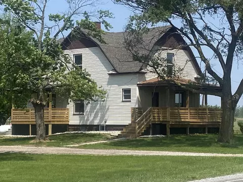 7977 N Portsmouth, Bay City, MI 48708