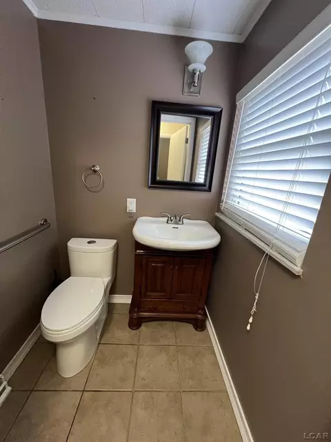 Bath - 224 Maple, Tecumseh, MI 49286 photo 2 of 2