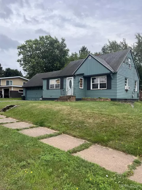 624 Duncan, Ishpeming, MI 49849 photo 3
