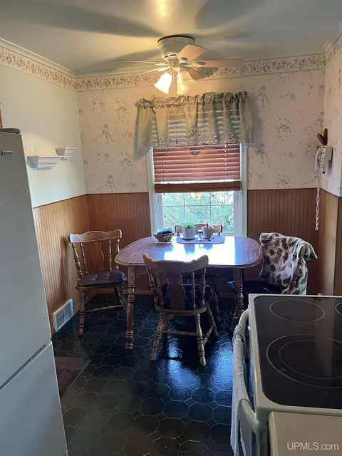 624 Duncan, Ishpeming, MI 49849 photo 21