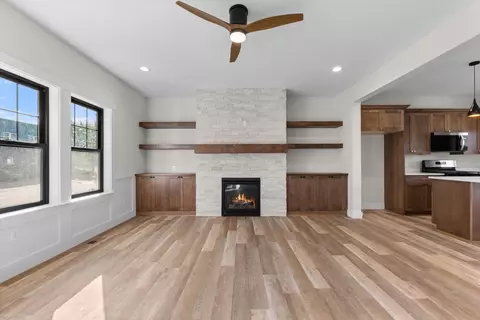Living - 281 E Lafayette, Romeo, MI 48065 photo 3 of 4