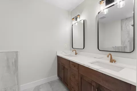 Bath - 281 E Lafayette, Romeo, MI 48065 photo 3 of 4