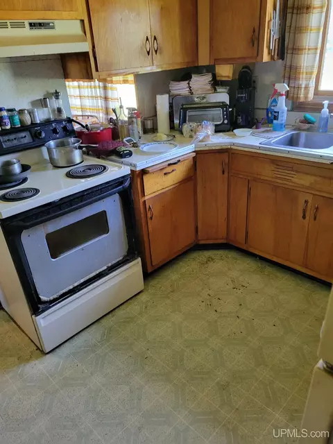 Kitchen - 37 Cedar, White Pine, MI 49971 photo 1 of 2