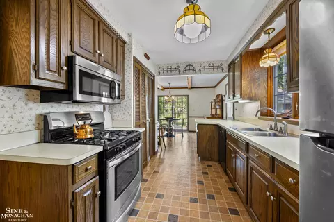 1022 Hampton, Grosse Pointe Woods, MI 48236 photo 10