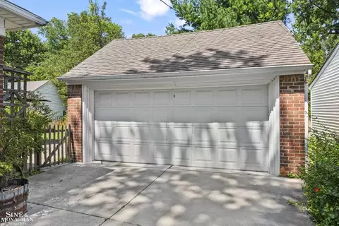 1022 Hampton, Grosse Pointe Woods, MI 48236 photo 41