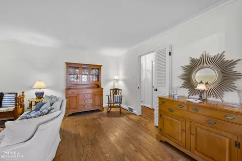 1022 Hampton, Grosse Pointe Woods, MI 48236 photo 9