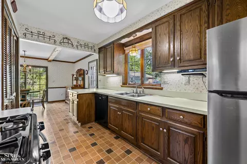 1022 Hampton, Grosse Pointe Woods, MI 48236 photo 11
