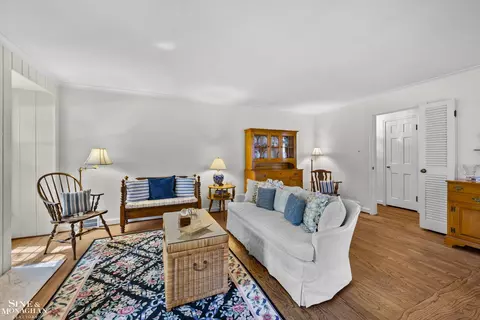 1022 Hampton, Grosse Pointe Woods, MI 48236 photo 4